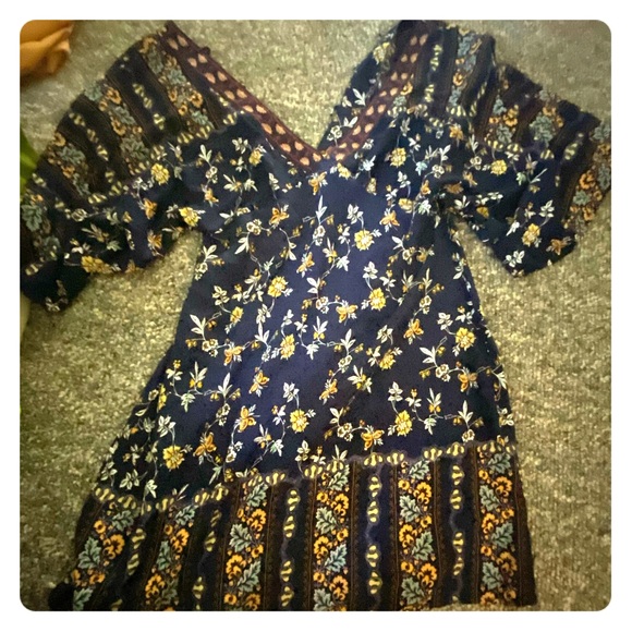 Dress - Picture 1 of 3